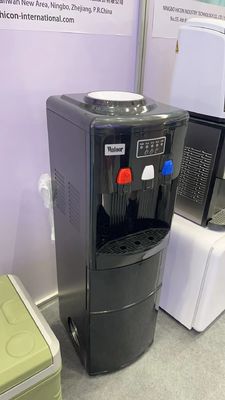 Distribuir água quente e fria com aparelho de produção de gelo controlado por aplicativo
