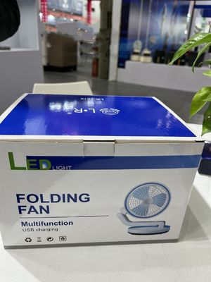 Compacto e potente A nossa bateria de 1500 mAh é um ventilador dobrável para circulação de ar em movimento